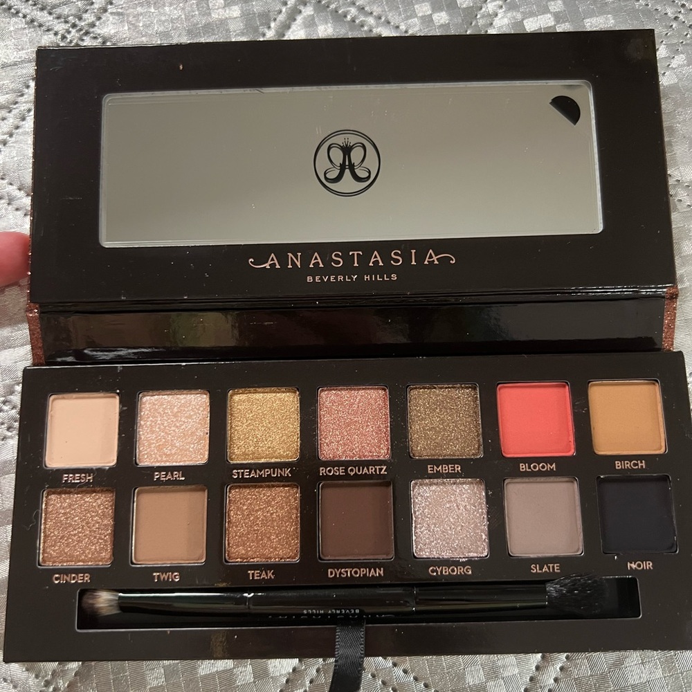 𝅺ANASTASIA Beverly Hills Sultry Eyeshadow Palette
